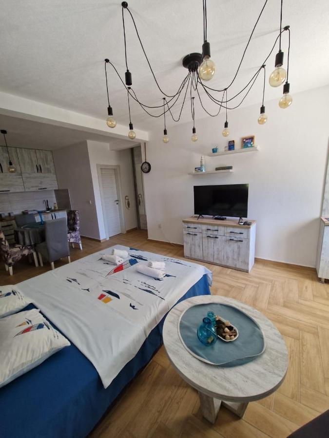 Studio Apartman Happy Home ติวัต ภายนอก รูปภาพ